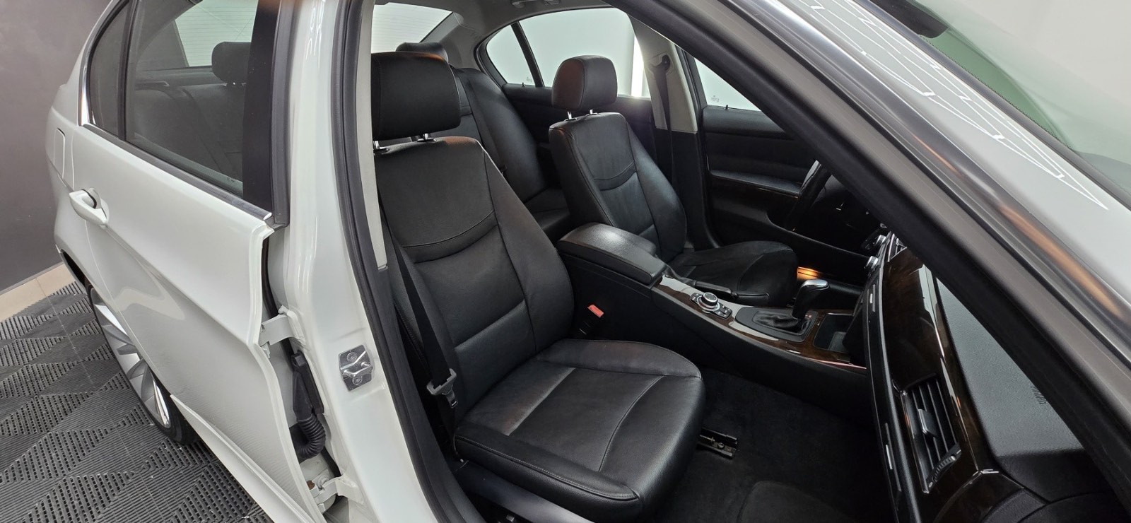 BMW 335i xDrive (Automata) Nagyon ritka állapotban - Image 18